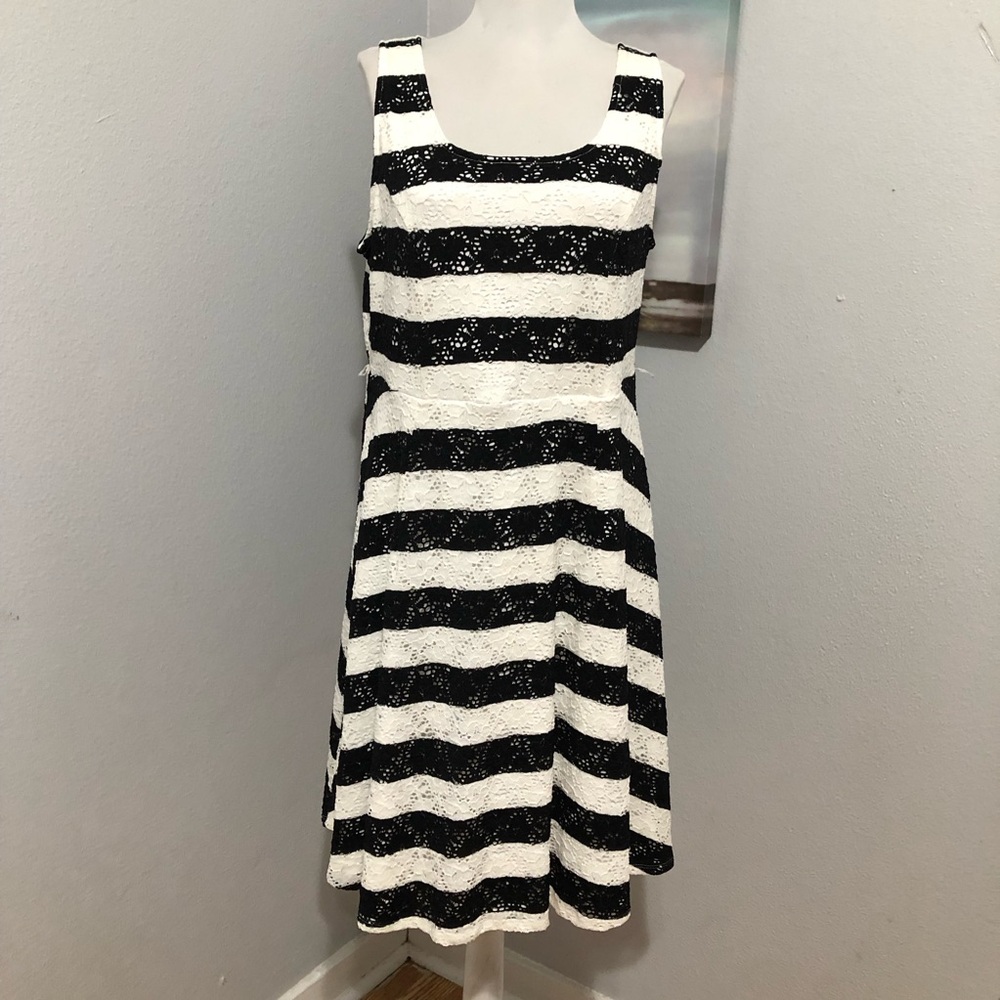 Lane Bryant woman’s lace Black and White Sleeveless A-Line Mini Dress
